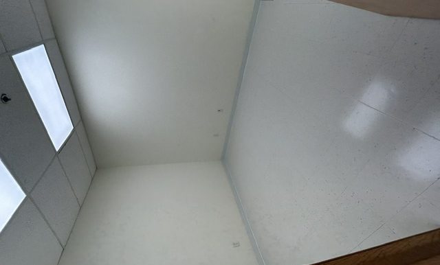 1bad8943-6ce8-4a2a-ae30-5a17386d6a3a