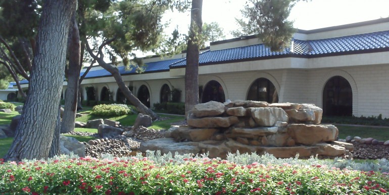 601 Rancho courtyard 002