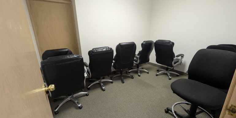 PXL_20251105_180932436.RAW-01.COVER